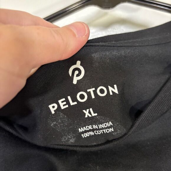 Peloton Black Graphic Peloton Logo Short Sleeve T-Shirt - Picture 2 of 4